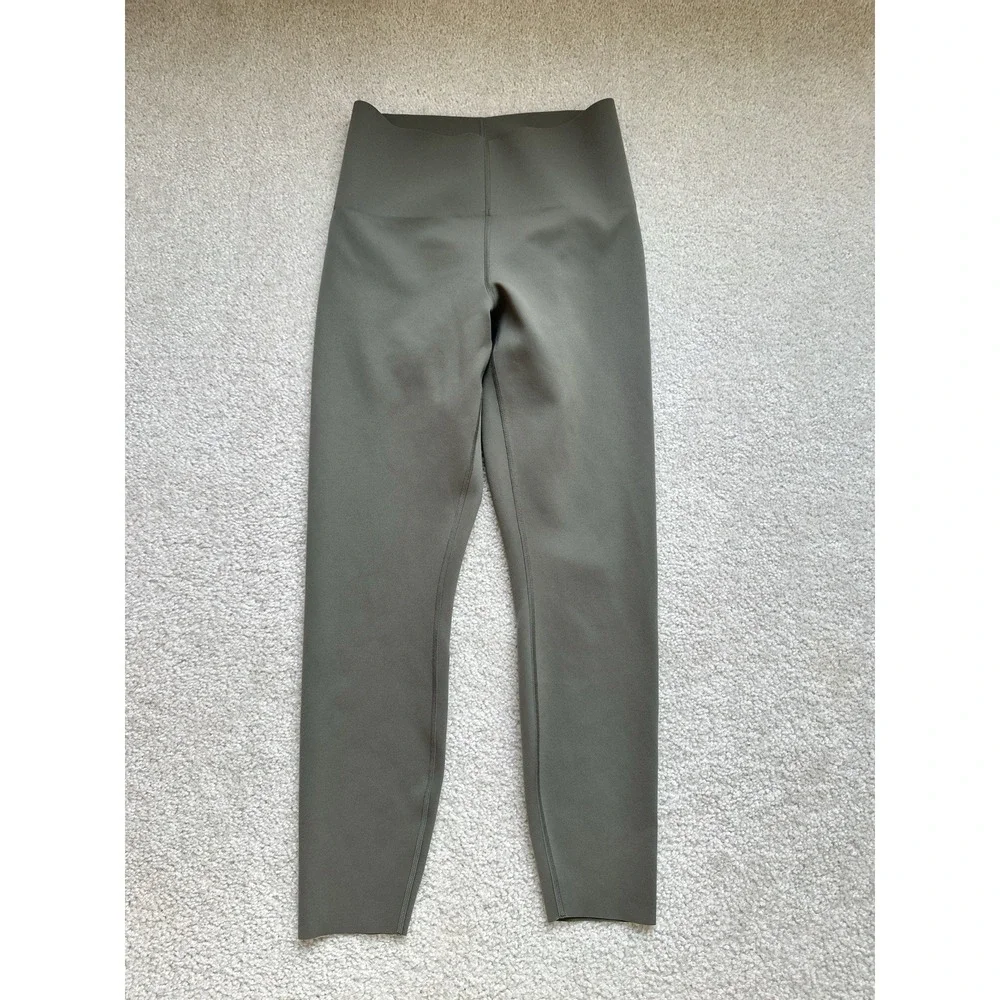 lululemon athletica excellent no